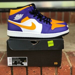 Air Jordan 1 Mid Lakers Size 9.5